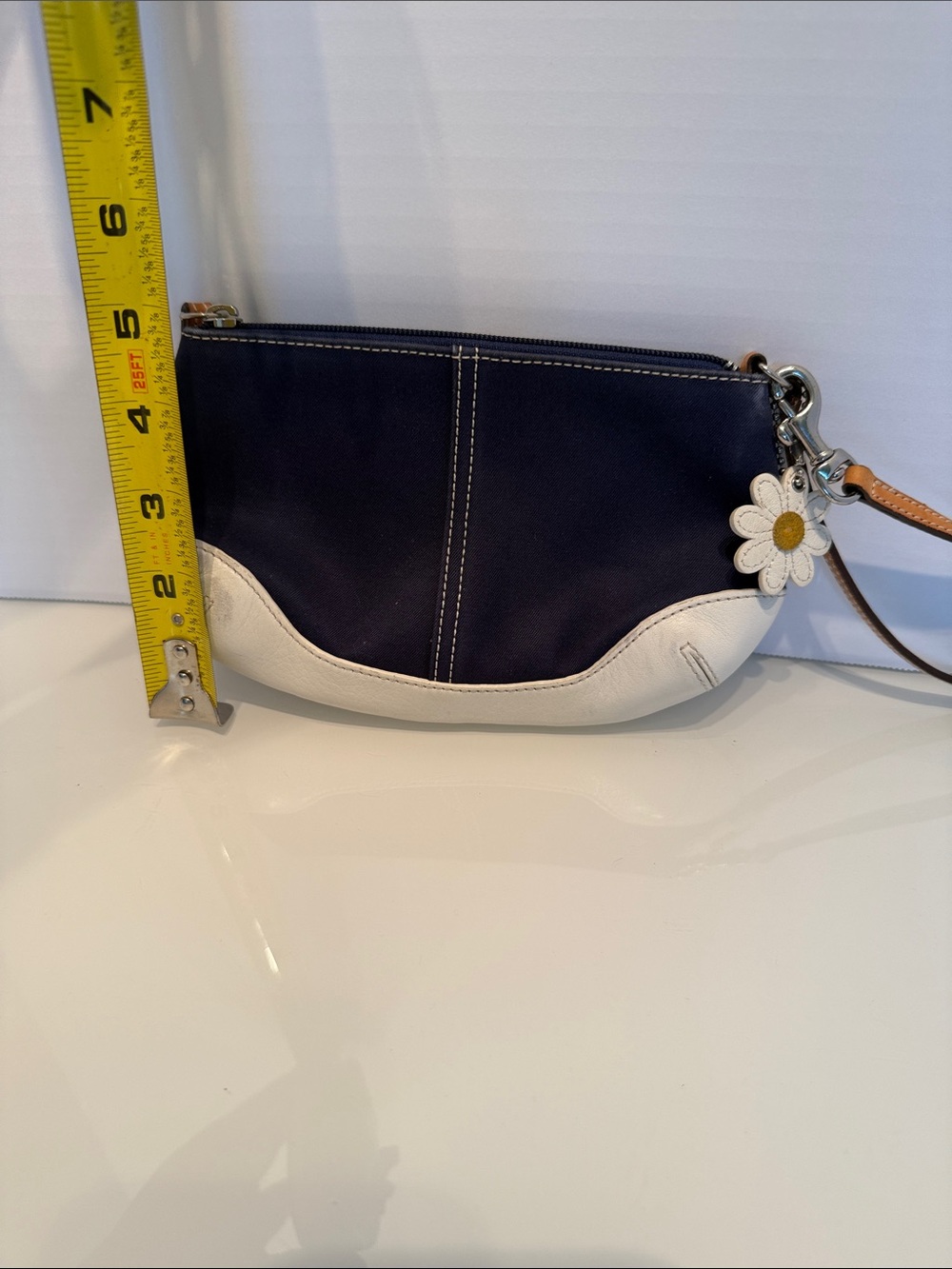 Coach Navy and White Wristlet with Daisy Charm - Picture 3 of 8